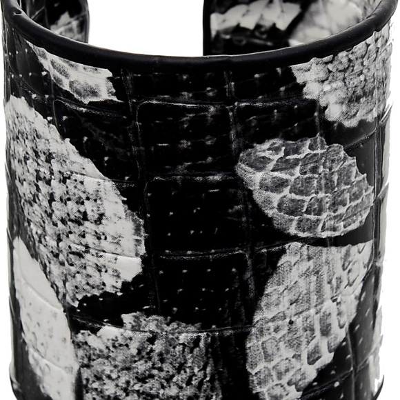 Animal Print Faux Skin Cuff Bracelet (gray) - Picture 4 of 4